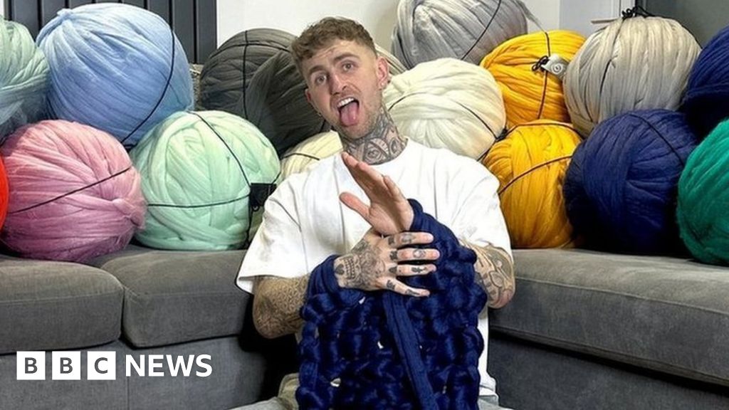 TikTok star sets world record for blanket knitting